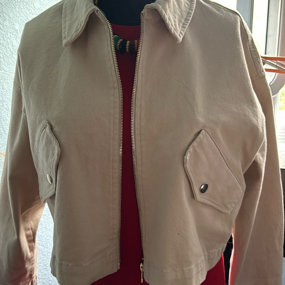 Zara short light jacket. Never worn.
